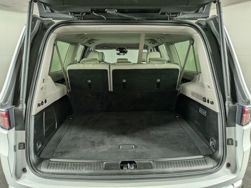 Used 2024 Jeep Wagoneer L Series II w/ Flexible Seating Group AWD/4WD image 11