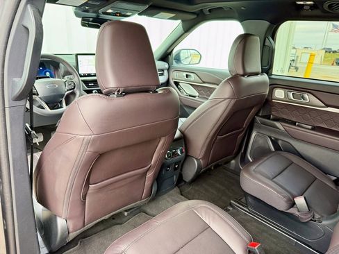 Certified 2025 Ford Explorer Platinum w/ LUX Leather Package AWD/4WD image 14