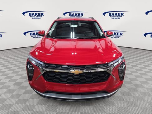 New 2026 Chevrolet Trax LT w/ Sunroof Package image 8