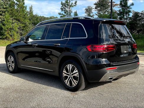 Certified 2024 Mercedes-Benz GLB 250 image 3