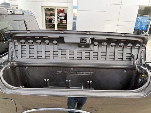 Used 2023 RAM 1500 Limited AWD/4WD image 9