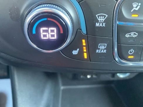 Used 2021 Chevrolet Traverse LT w/ LPO, Floor Liner Package AWD/4WD image 15