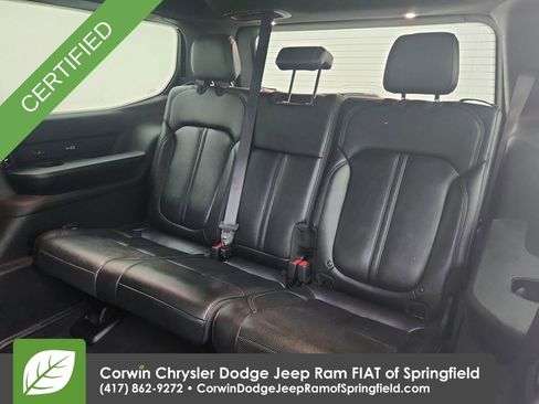 Certified 2024 Jeep Wagoneer Series III AWD/4WD image 32