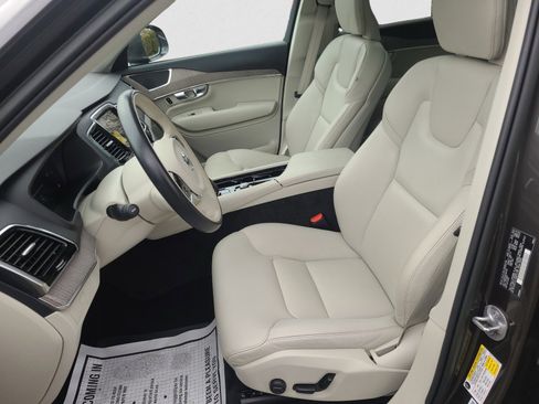 Used 2023 Volvo XC90 B6 Plus w/ Protection Package image 11