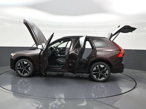 Used 2026 Volvo XC60 B5 Plus AWD/4WD image 31