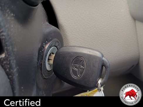 Used 2019 Toyota Highlander LE FWD image 36