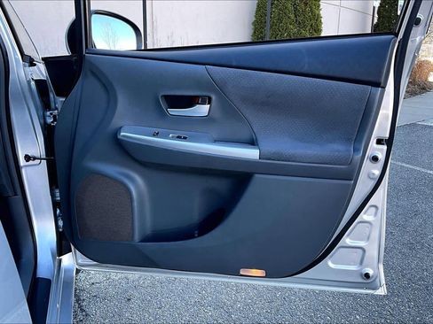 Used 2012 Toyota Prius V Two image 22