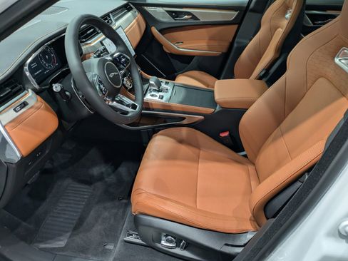 New 2026 Jaguar F-PACE R-Dynamic S image 6