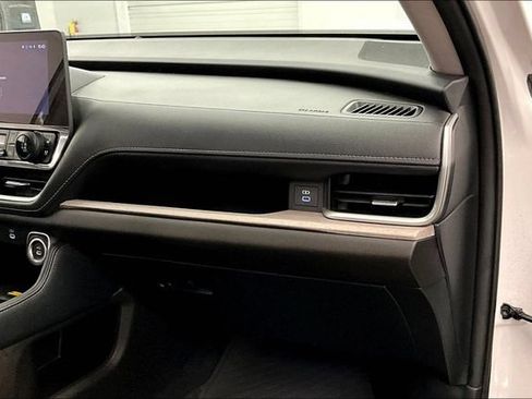Used 2024 Toyota Grand Highlander AWD image 19