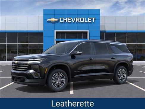 New 2026 Chevrolet Traverse LT image 2