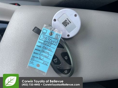 Used 2024 Hyundai Elantra Limited FWD image 16