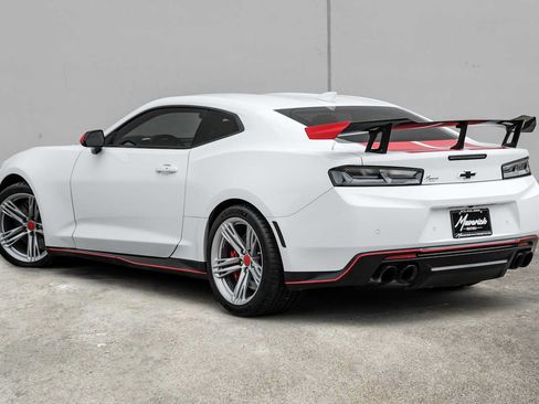 Used 2018 Chevrolet Camaro ZL1 RWD image 10