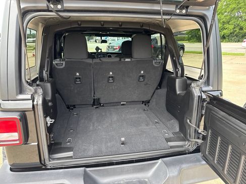 Used 2019 Jeep Wrangler Unlimited Sport S AWD/4WD image 15