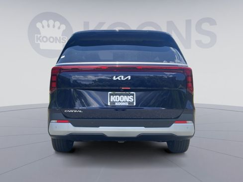 New 2026 Kia Carnival EX FWD image 5