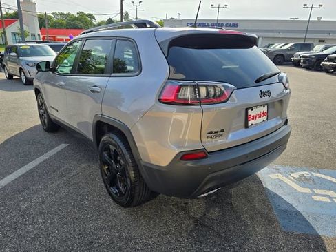 Used 2019 Jeep Cherokee Latitude Plus AWD/4WD image 32