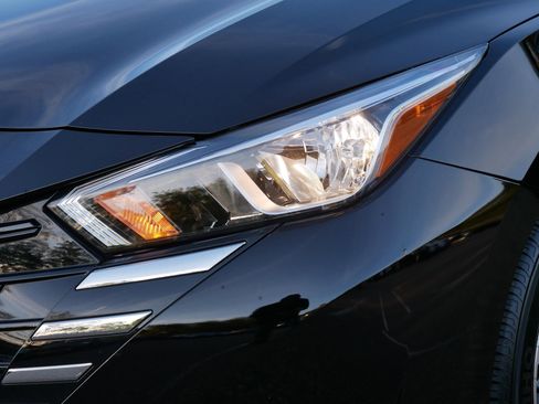 Certified 2024 Nissan Versa SV image 16