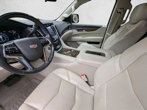 Used 2020 Cadillac Escalade Luxury AWD/4WD image 14