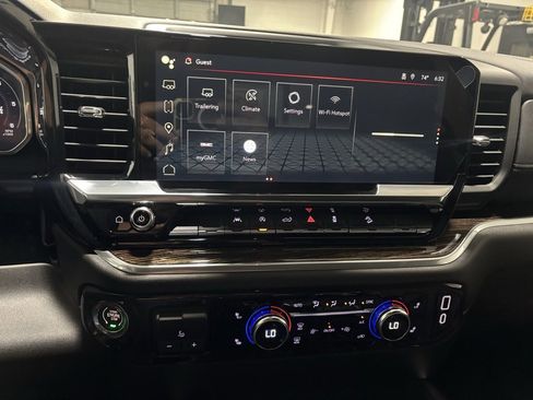 New 2026 GMC Sierra 1500 Elevation image 19