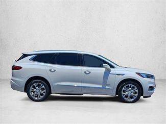 Used 2020 Buick Enclave Avenir w/ Avenir Technology Package FWD video 4