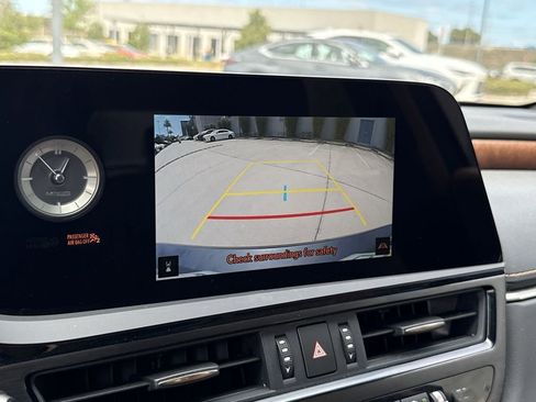 Used 2025 Lexus ES 350 350 w/ Premium Package image 24