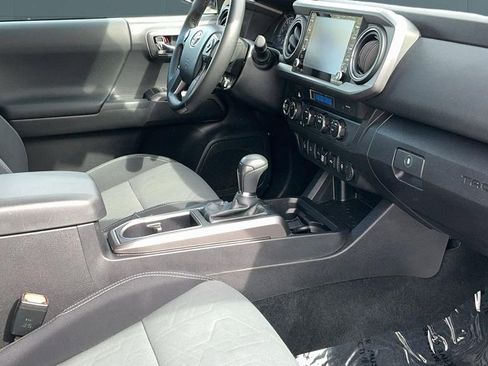 Used 2023 Toyota Tacoma TRD Off-Road w/ Technology Package image 21