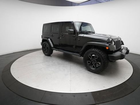 Used 2018 Jeep Wrangler Unlimited Sahara AWD/4WD image 33