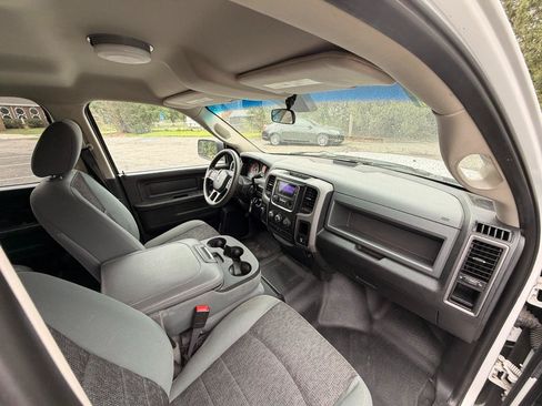 Used 2014 RAM 1500 4x4 Crew Cab image 18