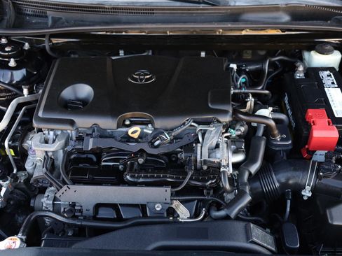 Used 2018 Toyota Camry SE image 11