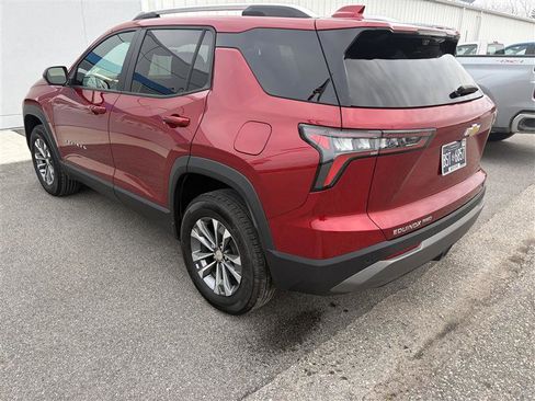 Used 2025 Chevrolet Equinox LT w/ Convenience Package II image 4