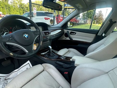 Used 2011 BMW 335i xDrive Sedan AWD/4WD image 22