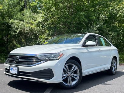 Used 2023 Volkswagen Jetta SE w/ Panoramic Sunroof Package