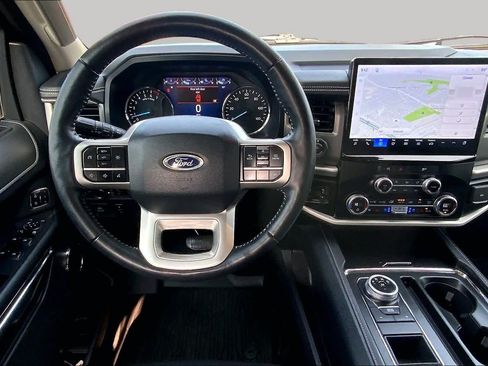 Used 2023 Ford Expedition XLT RWD image 6