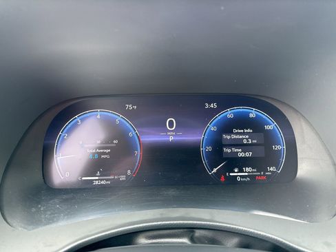 Used 2023 Toyota Highlander Limited image 10