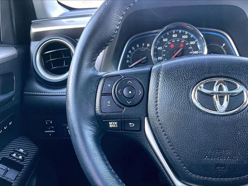 Used 2015 Toyota RAV4 Limited image 19
