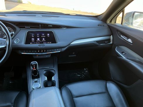 Used 2023 Cadillac XT4 Premium Luxury image 17