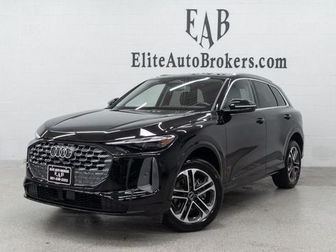 Used 2025 Audi Q5 Premium AWD/4WD image 1