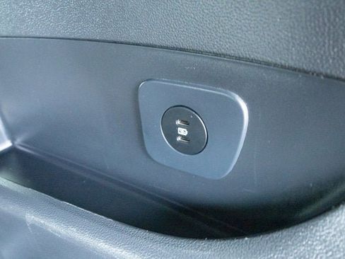 Used 2025 Ford Explorer ST-Line image 35