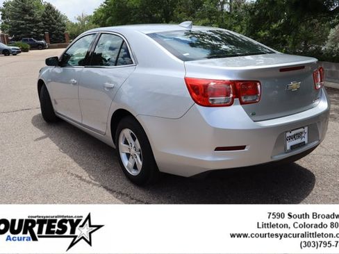 Used 2016 Chevrolet Malibu LT FWD image 4