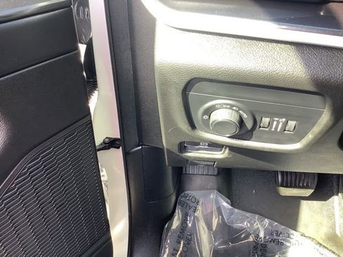 Used 2023 Jeep Grand Cherokee Altitude AWD/4WD image 19