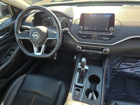 Used 2019 Nissan Altima 2.5 SR image 11