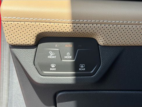 Used 2024 Volkswagen Atlas Cross Sport SE w/ Panoramic Sunroof Package FWD image 35