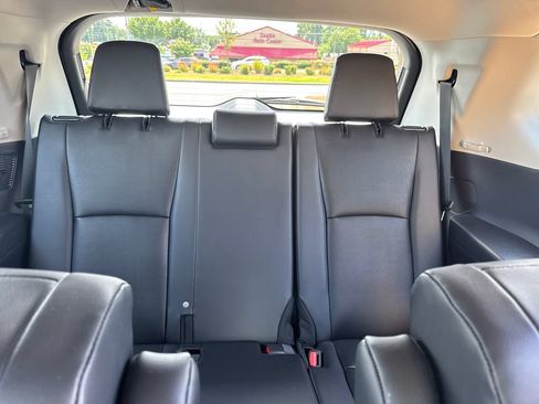 Used 2024 Toyota Grand Highlander XLE FWD image 25