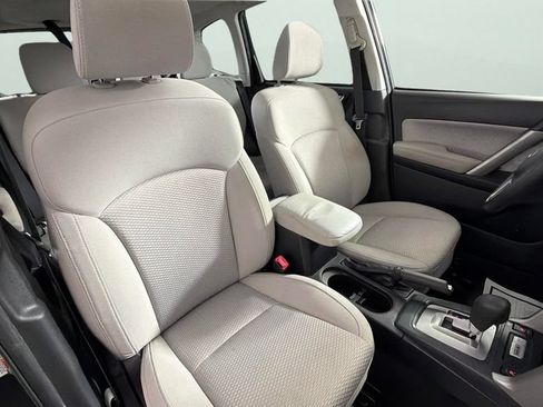 Used 2017 Subaru Forester 2.5i Premium w/ All-Weather Package AWD/4WD image 28