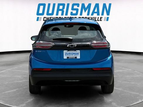 Used 2023 Chevrolet Bolt LT w/ Infotainment Package FWD image 5