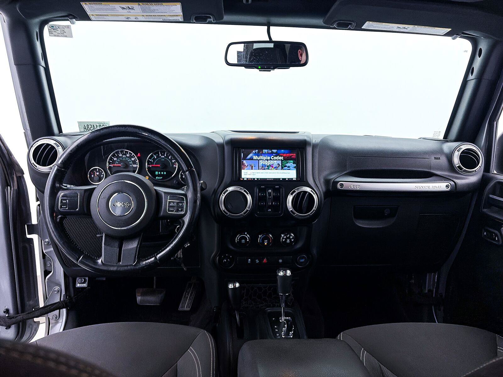 Used 2017 Jeep Wrangler Unlimited Rubicon AWD/4WD image 14