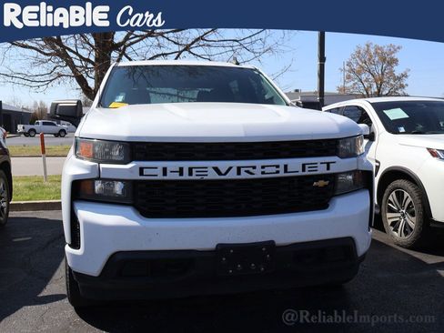 Used 2020 Chevrolet Silverado 1500 Custom w/ Custom Value Package image 5