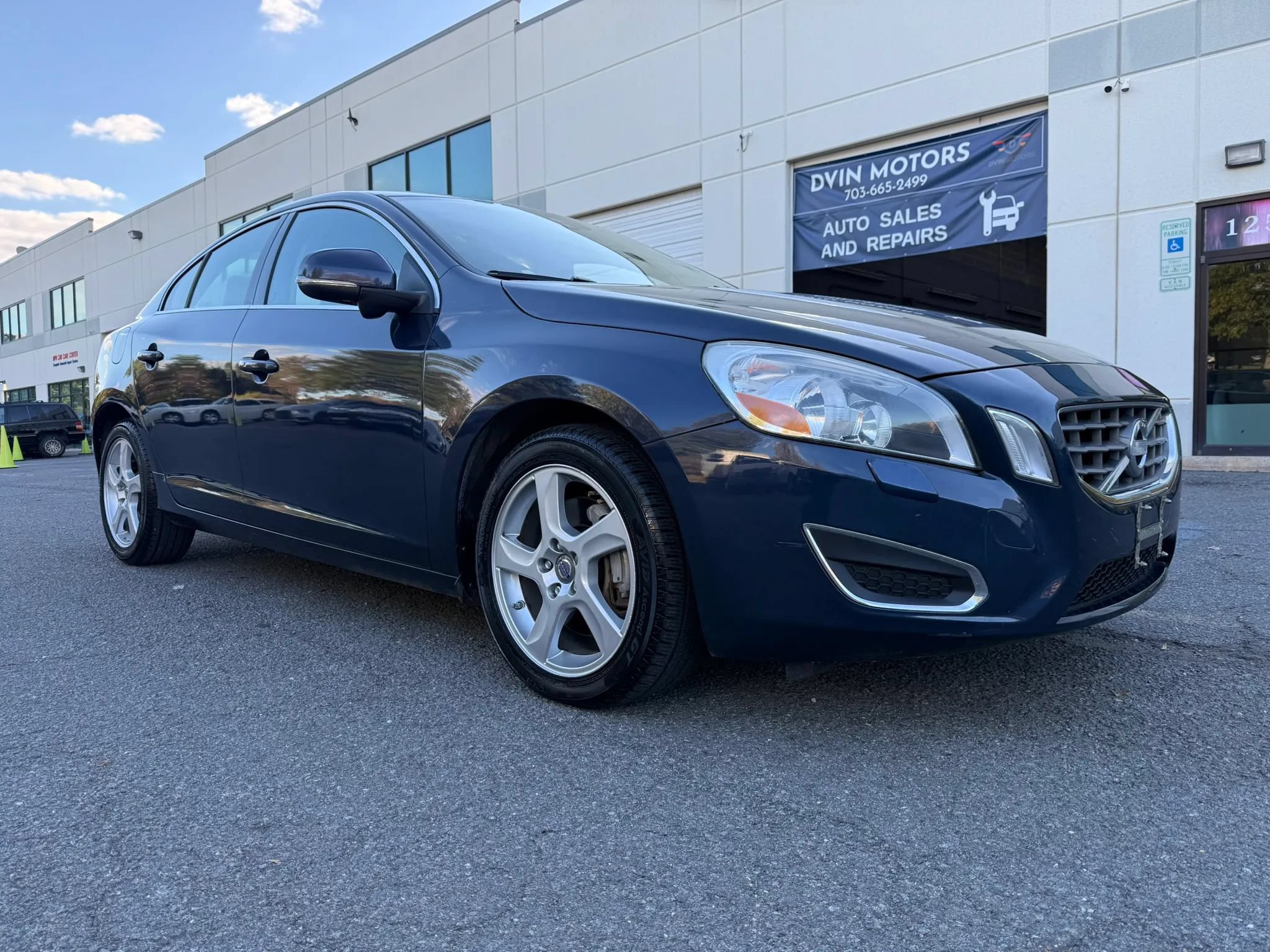 Used 2013 Volvo S60 T5 FWD image 2