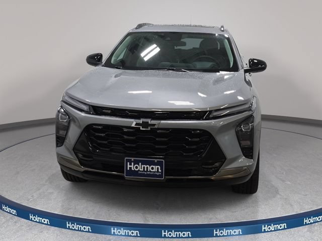 Used 2025 Chevrolet Trax ACTIV w/ Sunroof Package FWD image 3