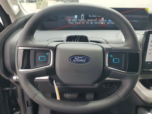 New 2026 Ford Expedition Active image 15