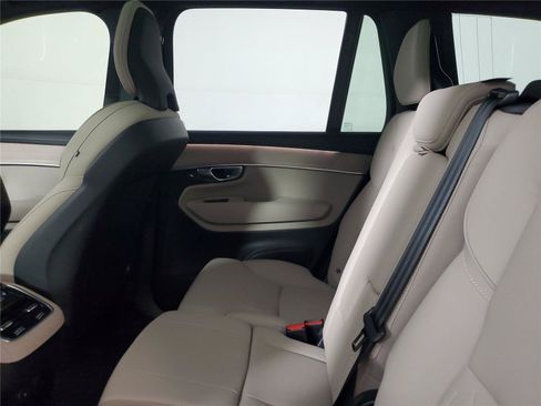Certified 2026 Volvo XC90 B6 Plus w/ Protection Package Premier AWD/4WD image 12